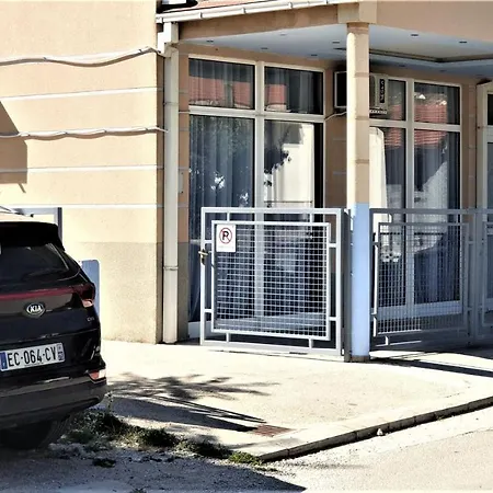 Stari Apartmán *